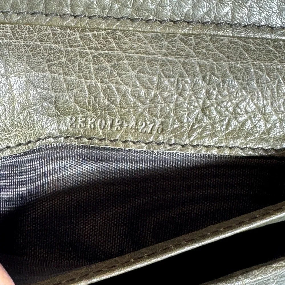 Gucci Beige Monogram Wallet - Picture 8 of 10